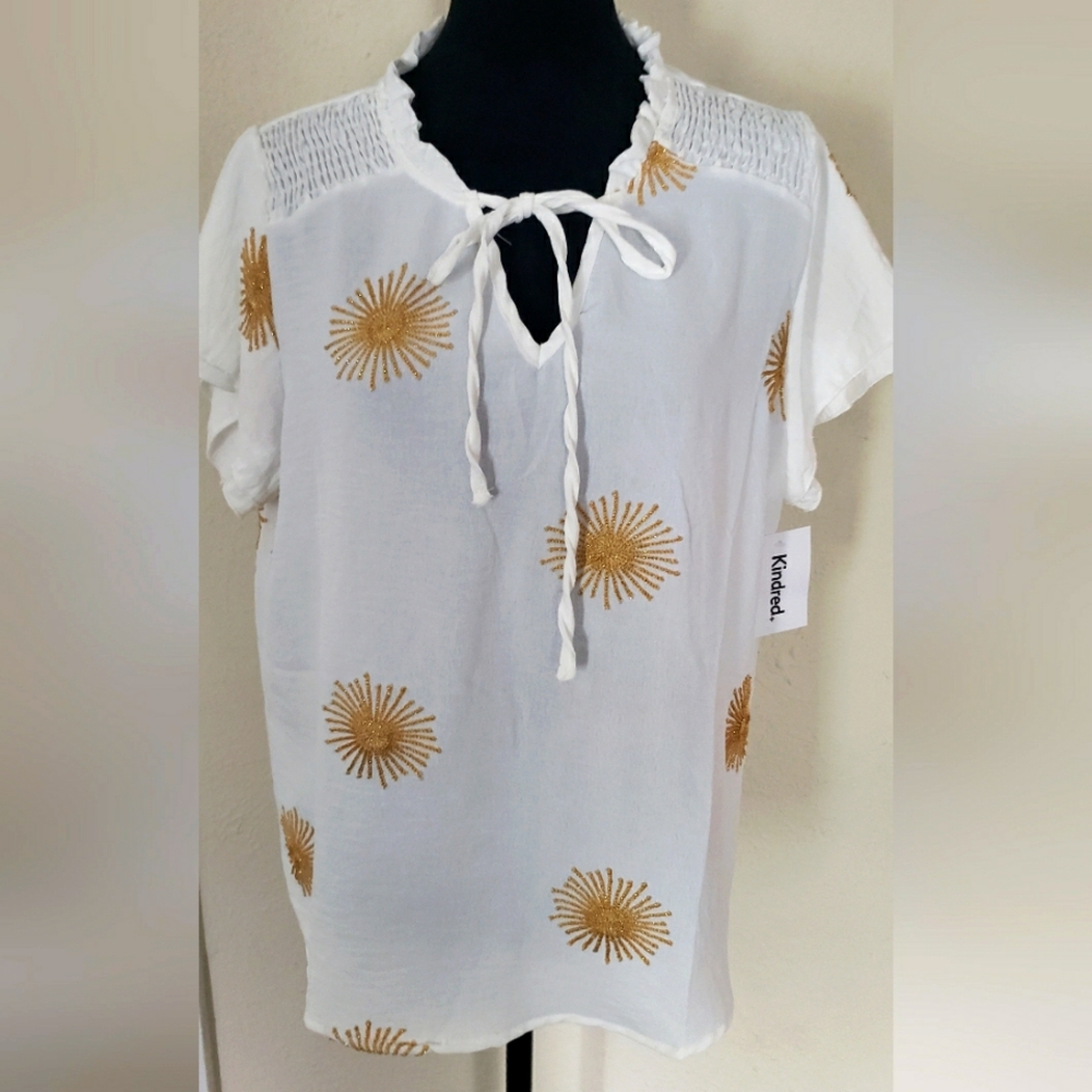 Kindred White and Gold Women's Top